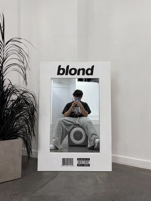 BLOND MIRROR
